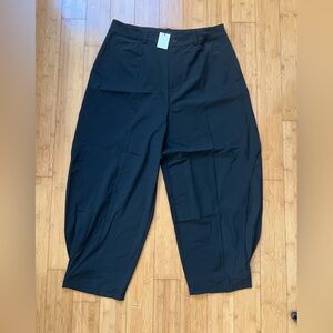 Chic Black Cropped Pants